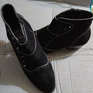 Victorian style Black suede booties